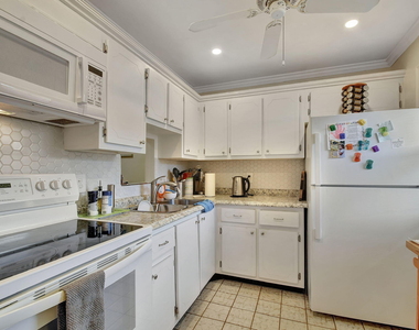 2121 Ne 1st Court - Photo Thumbnail 5