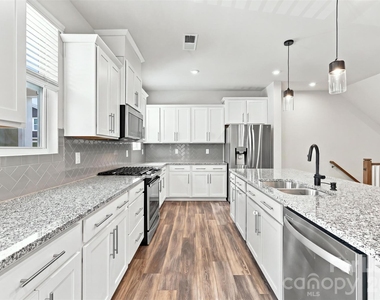 2321 Aria Park Drive - Photo Thumbnail 7