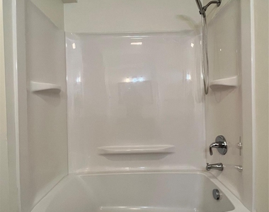 305 Briarwood Circle - Photo Thumbnail 10