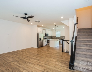 11828 Avocet Street - Photo Thumbnail 4