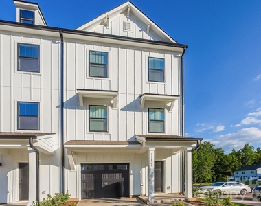 11828 Avocet Street - Photo Thumbnail 1