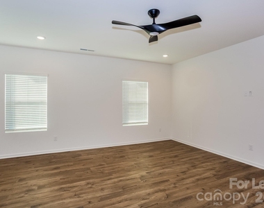 11828 Avocet Street - Photo Thumbnail 2