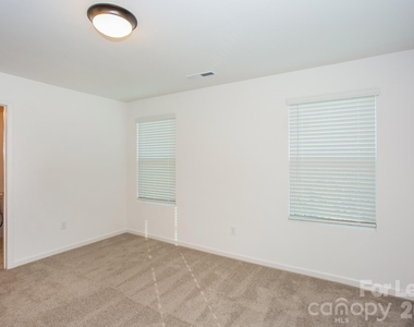 11828 Avocet Street - Photo Thumbnail 8