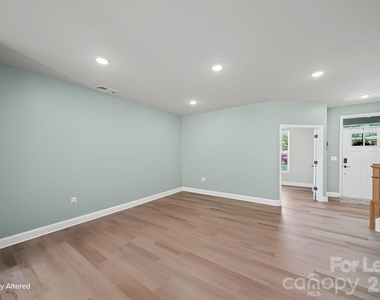 10037 Mamillion Drive - Photo Thumbnail 7