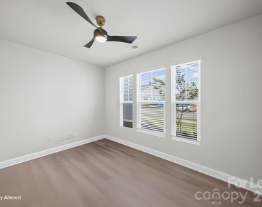 10037 Mamillion Drive - Photo Thumbnail 4