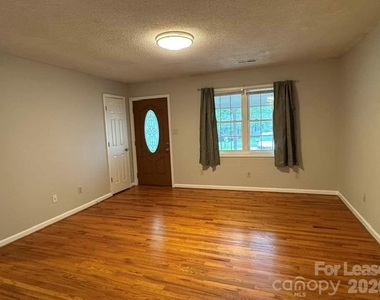 411 Ludwick Avenue - Photo Thumbnail 5