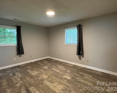 411 Ludwick Avenue - Photo Thumbnail 11