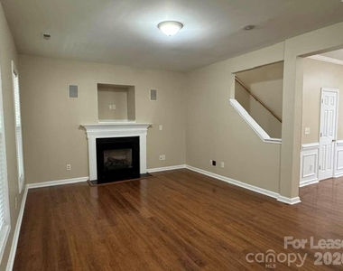21404 Aftonshire Drive - Photo Thumbnail 6