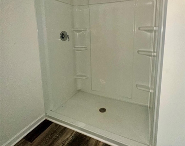 260 Mills Avenue - Photo Thumbnail 22