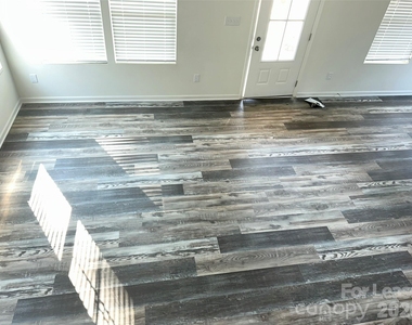 260 Mills Avenue - Photo Thumbnail 29