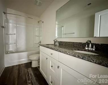 260 Mills Avenue - Photo Thumbnail 38