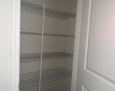 260 Mills Avenue - Photo Thumbnail 21