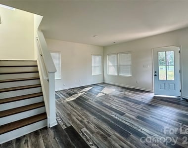 260 Mills Avenue - Photo Thumbnail 24