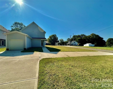 260 Mills Avenue - Photo Thumbnail 4
