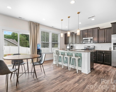 10008 Michael Crossing Drive - Photo Thumbnail 21
