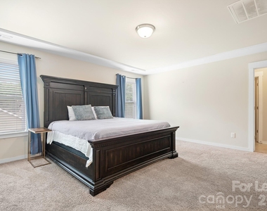 10008 Michael Crossing Drive - Photo Thumbnail 3