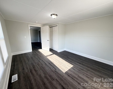 1750 Patterson Street - Photo Thumbnail 7