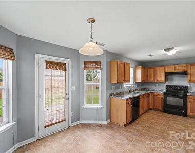 10521 Barvas Street - Photo Thumbnail 2