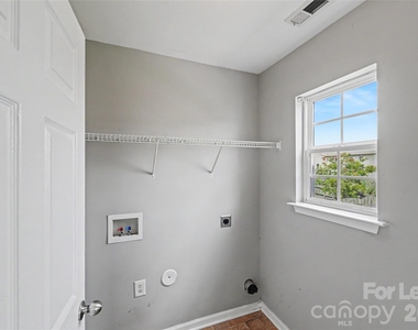 10521 Barvas Street - Photo Thumbnail 27