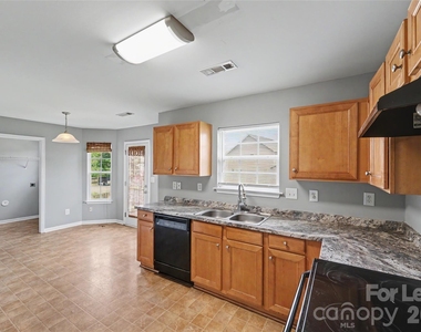 10521 Barvas Street - Photo Thumbnail 10