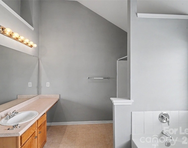 10521 Barvas Street - Photo Thumbnail 18