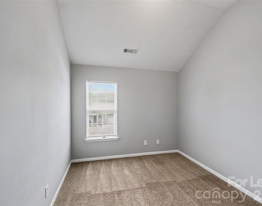 10521 Barvas Street - Photo Thumbnail 24