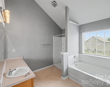 10521 Barvas Street - Photo Thumbnail 4