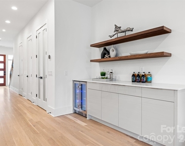 4705 Walden Court - Photo Thumbnail 12