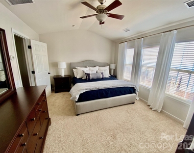 2933 Duvalla Avenue - Photo Thumbnail 10