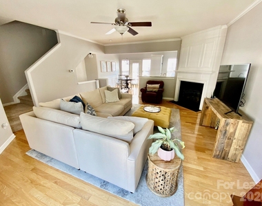 2933 Duvalla Avenue - Photo Thumbnail 5