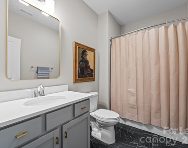 157 Montgomery Place - Photo Thumbnail 13