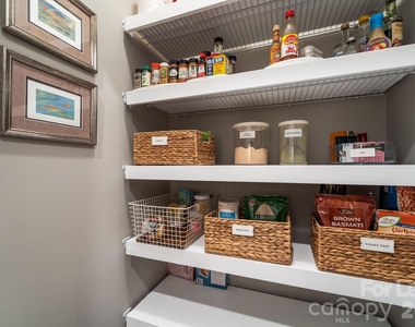 157 Montgomery Place - Photo Thumbnail 9
