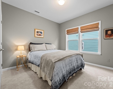 157 Montgomery Place - Photo Thumbnail 14