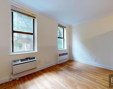 East 80th Street - Photo Thumbnail 5
