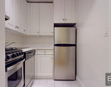 East 80th Street - Photo Thumbnail 8