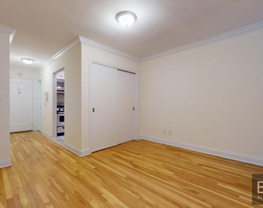 East 80th Street - Photo Thumbnail 2