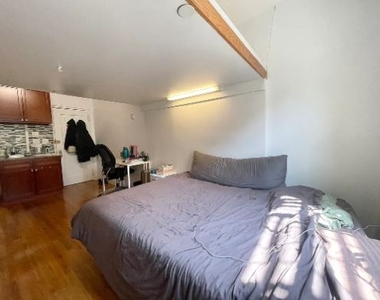 112 Mac Dougal Street - Photo Thumbnail 1