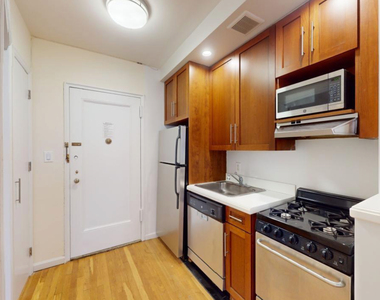 1680 York Avenue - Photo Thumbnail 1
