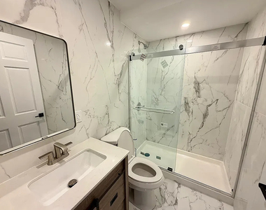255 West 36th Street - Photo Thumbnail 4