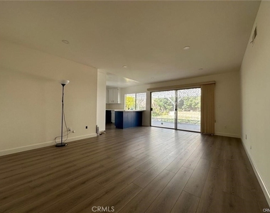 600 Marek Drive - Photo Thumbnail 4