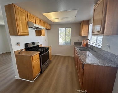 1112 W Garvey Ave Unit A - Photo Thumbnail 4