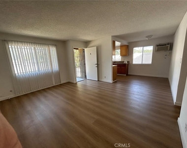 1112 W Garvey Ave Unit A - Photo Thumbnail 2