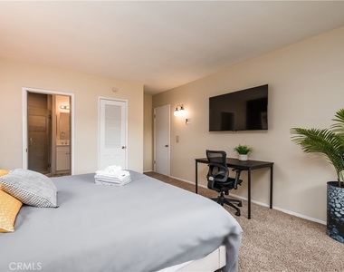 2328 E Vine Avenue - Photo Thumbnail 12