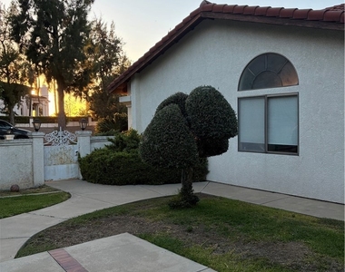 674 Radbury - Photo Thumbnail 16