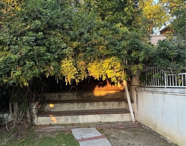 674 Radbury - Photo Thumbnail 12