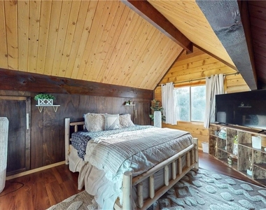 2461 Tyndall - Photo Thumbnail 13