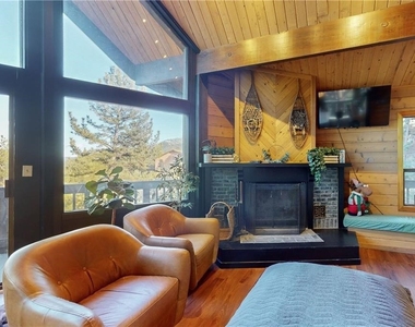 2461 Tyndall - Photo Thumbnail 3