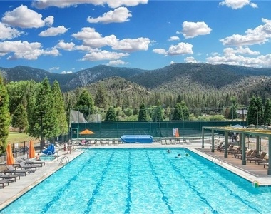 2461 Tyndall - Photo Thumbnail 29