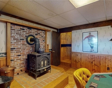 2461 Tyndall - Photo Thumbnail 6