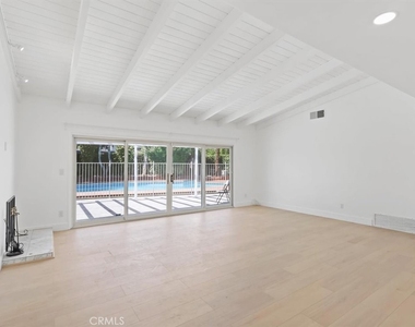 23119 Gainford Street - Photo Thumbnail 5